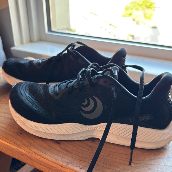 Topo Designs Shoes - Brand new! Topo Black and White Athletic Shoes Women Size 9